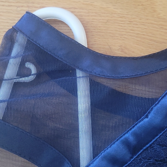 DARK BLUE LACE A-LINE DRESS - Picture 3 of 9